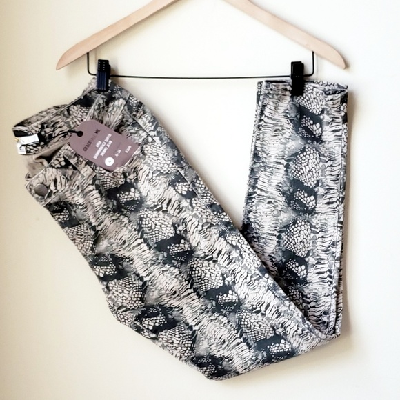 CAbi Diamondback Super Skinny Jean Size 4 - Picture 3 of 4